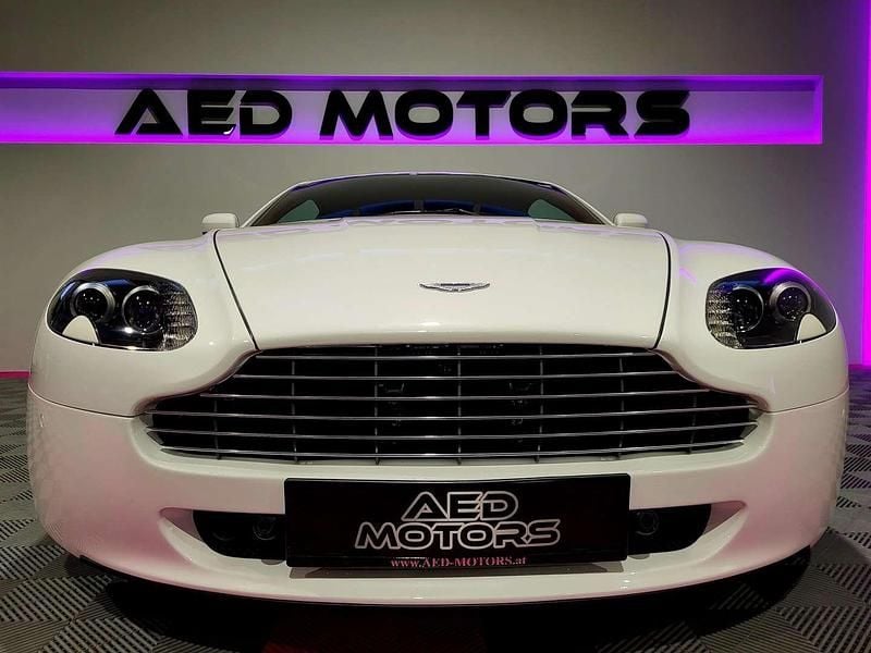 Gebraucht Aston Martin V8 Vantage 426 PS (313 kW) 2009 Weiß Coupé