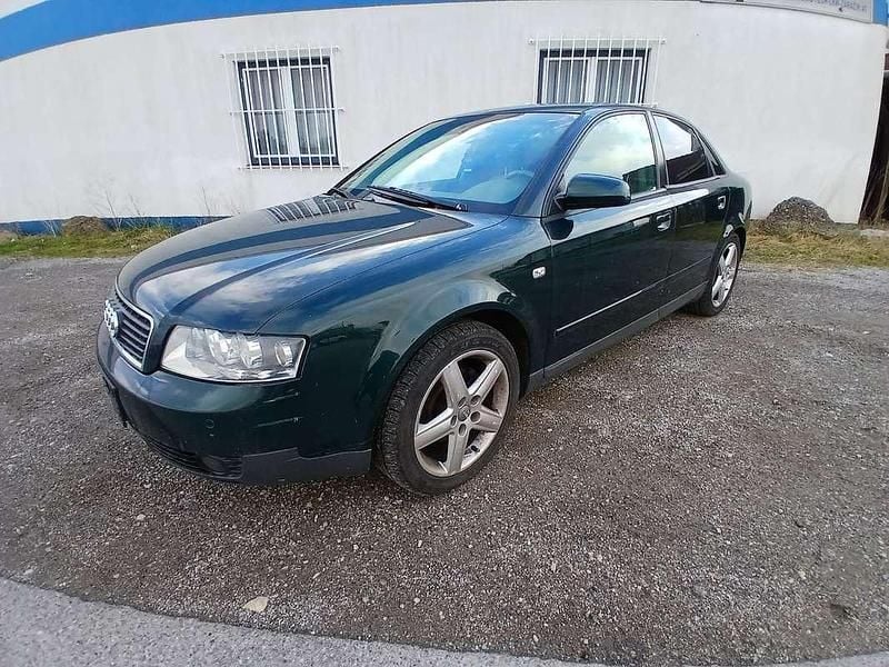 Grün Gebraucht 2003 Audi A4 Limousine | € 1.799 (Superpreis) - Bild 1/4