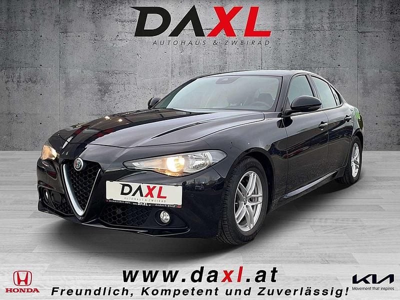 Schwarz Gebraucht 2017 Alfa Romeo Giulia Limousine | € 15.990 (Fairer Preis) - Bild 1/4