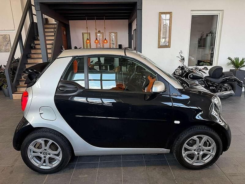 Gebraucht Smart ForTwo Cabrio Passion 71 PS (52 kW) 2016 Schwarz Cabrio