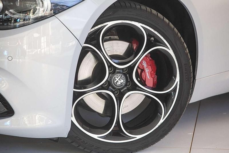 Gebraucht Alfa Romeo Giulia Veloce 211 PS (155 kW) 2024 Weiß Limousine