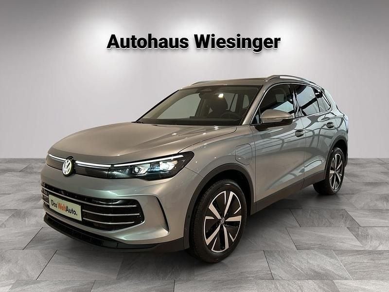 Silber metallic Neu 2025 VW Tiguan Elegance SUV | € 52.490 (Fairer Preis) - Bild 1/4