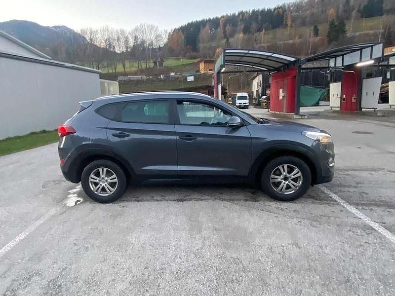 Gebraucht Hyundai Tucson Style 136 PS (100 kW) 2016 Grau SUV