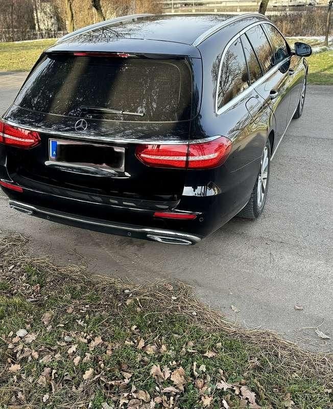 Gebraucht Mercedes E220 Avantgarde 194 PS (142 kW) 2017 Kombi