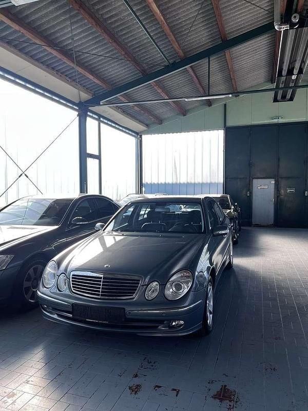 Gebraucht 2005 Mercedes E220 Avantgarde Limousine | € 6.000 (Fairer Preis) - Bild 1/4