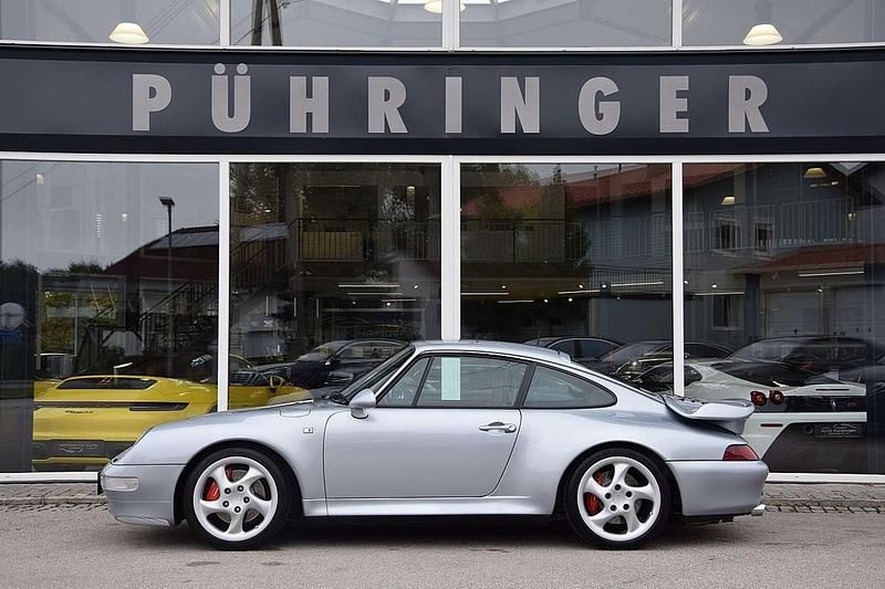 Grau Gebraucht 1996 Porsche 911 Carrera 4 Coupé | € 199.900 - Bild 1/4