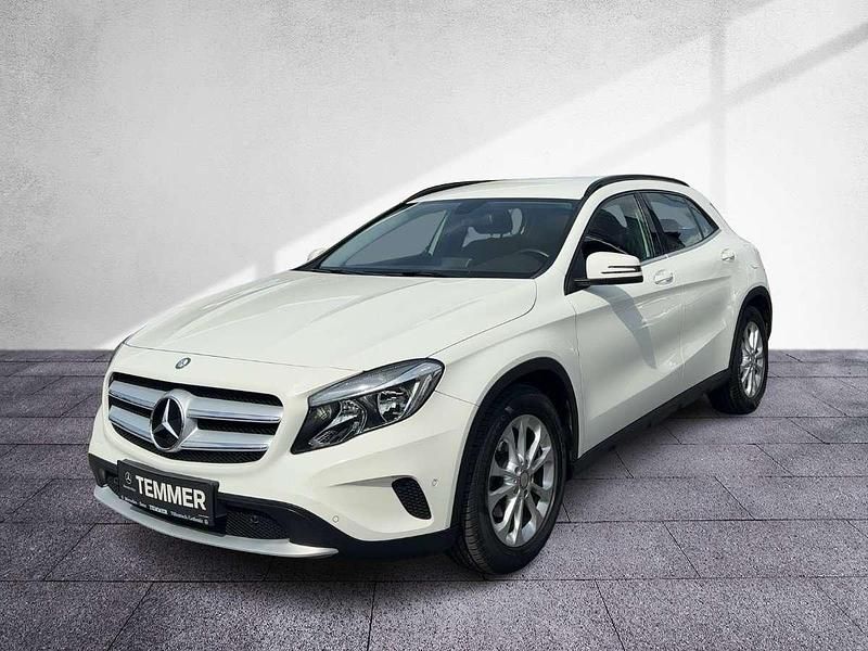 Gebraucht Mercedes GLA180 Style 109 PS (80 kW) 2015 Weiß SUV
