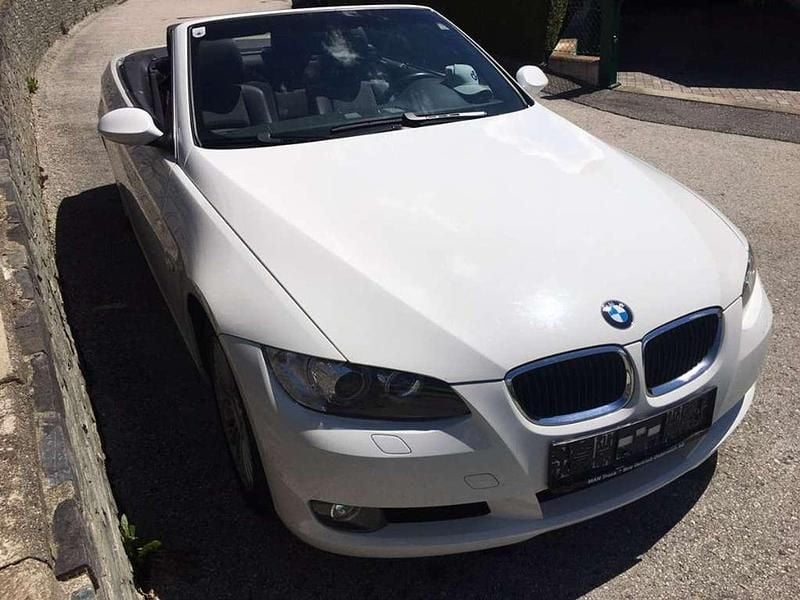 Gebraucht BMW 320 Cabriolet 170 PS (125 kW) 2009 Weiß Cabrio