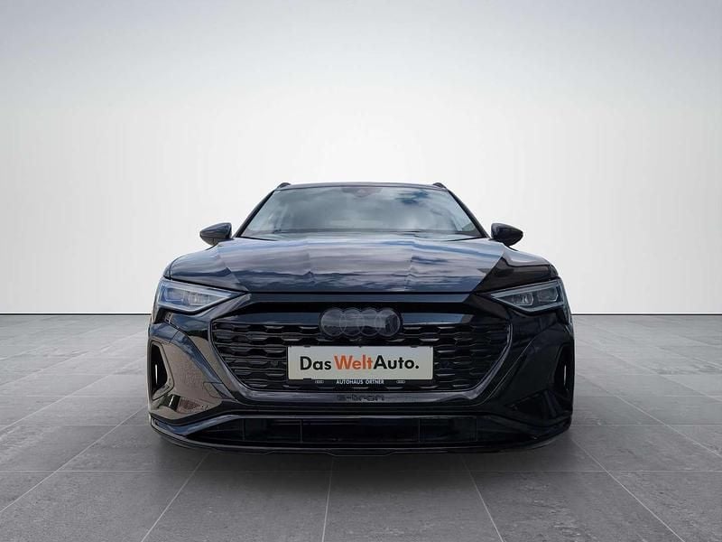 Gebraucht Audi e-tron Business 158 kW (215 PS) 2024 Schwarz SUV