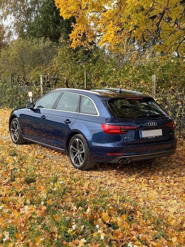 Gebraucht Audi A4 Sport 190 PS (139 kW) 2016 Blau Kombi