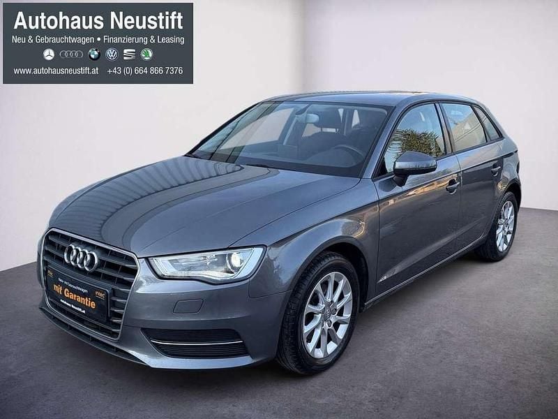 Gebraucht Audi A3 Sportback Attraction 110 PS (80 kW) 2014 Grau Kleinwagen