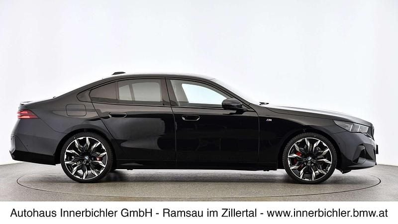 Gebraucht BMW 540 Efficient Dynamics 286 PS (210 kW) 2025 Schwarz Limousine