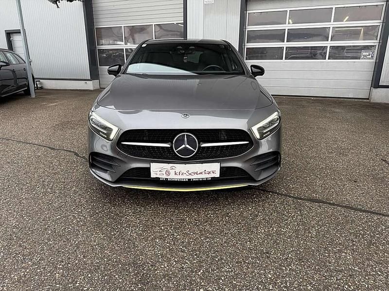 Gebraucht Mercedes A250 AMG line 224 PS (164 kW) 2019 Grau Limousine