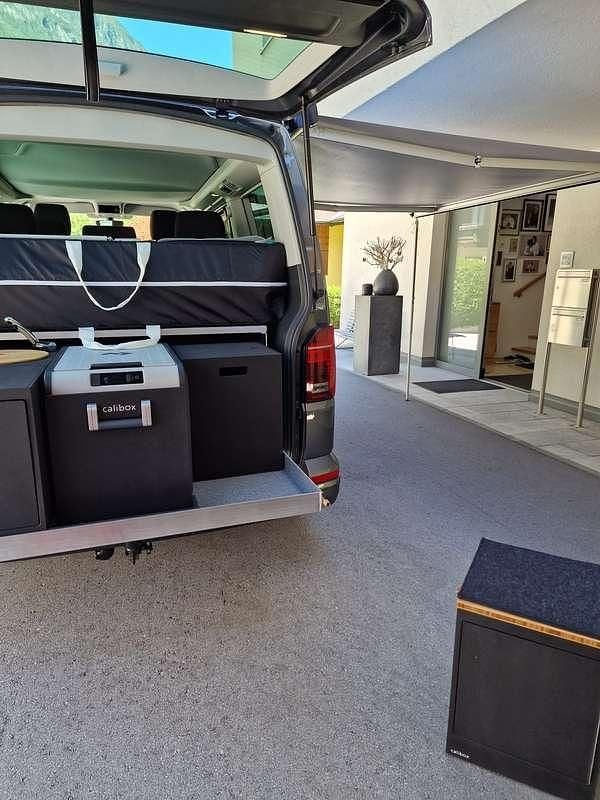 Gebraucht VW California Beach 150 PS (110 kW) 2023 Grau Van