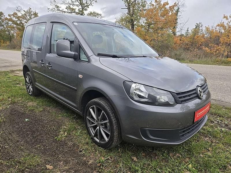 Grau Gebraucht 2015 VW Caddy Trendline Van / Kleinbus | € 14.490 (Fairer Preis) - Bild 1/4