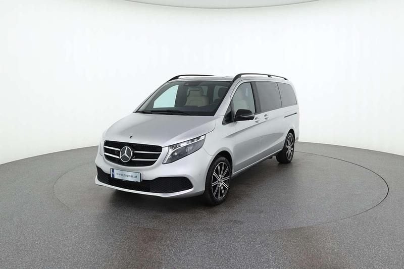 Brillantsilber metal Gebraucht 2024 Mercedes V250 Avantgarde Van / Kleinbus | € 107.988 - Bild 1/3