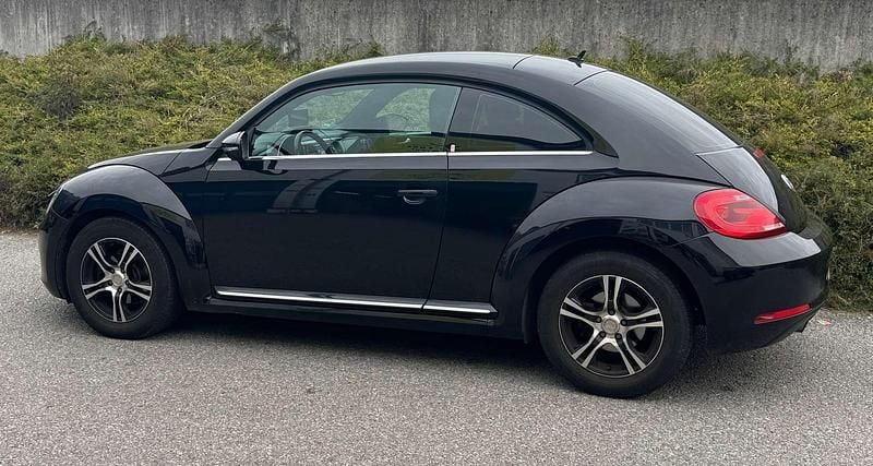 Schwarz Gebraucht 2012 VW Beetle Design Limousine | € 8.990 (Fairer Preis) - Bild 1/4