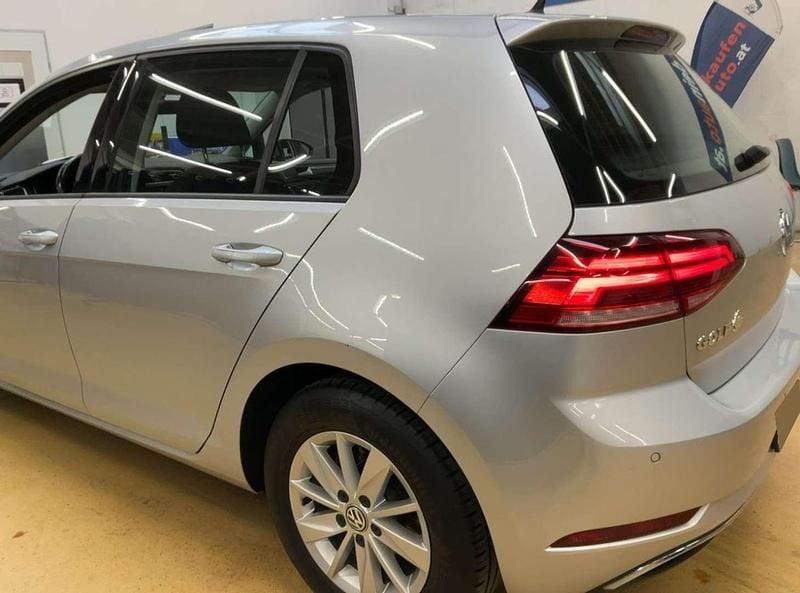 Gebraucht VW Golf VII Comfortline 116 PS (85 kW) 2019 Grau Limousine