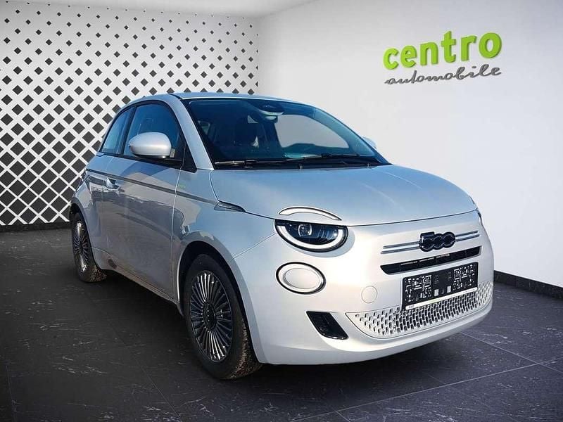 Neu Fiat 500 65 PS (47 kW) 2025 Blau Limousine