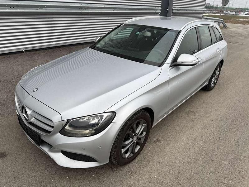 Gebraucht Mercedes C180 Avantgarde 116 PS (85 kW) 2015 Silber Kombi