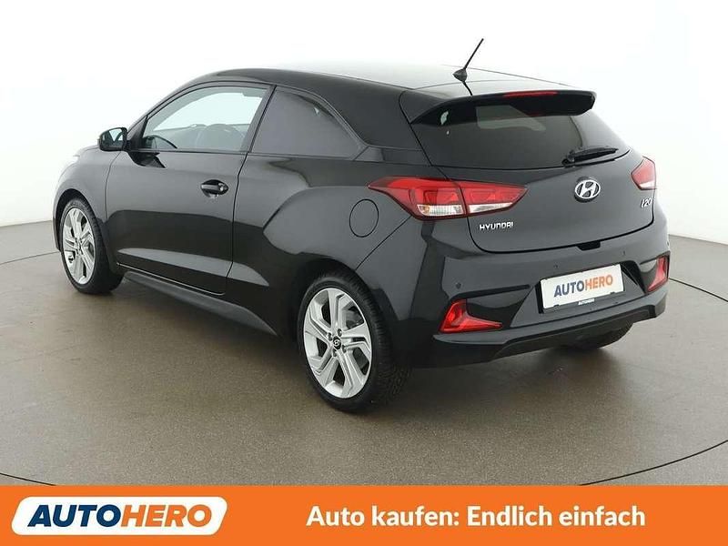 Gebraucht Hyundai i20 Premium 120 PS (88 kW) 2017 Schwarz Kleinwagen