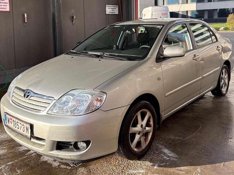 Silber Gebraucht 2006 Toyota Corolla Limousine | € 2.500 (Fairer Preis) - Bild 1/4