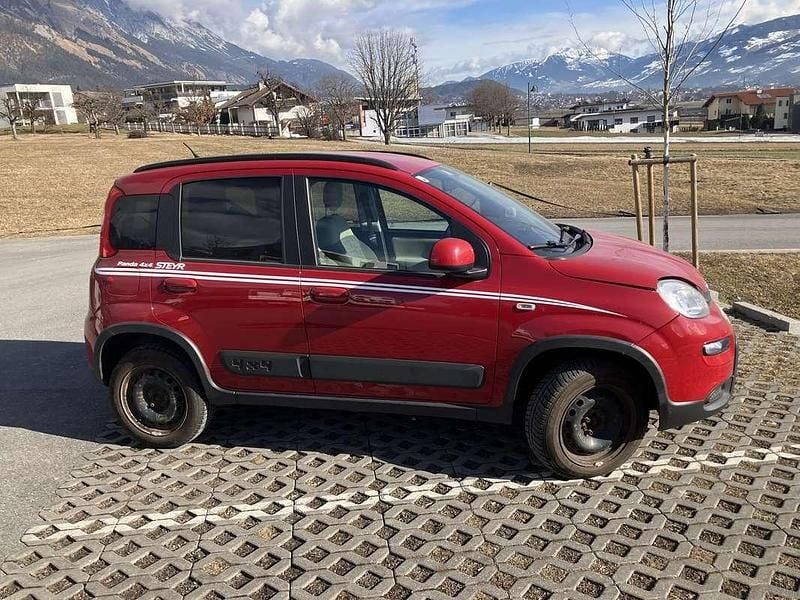 Gebraucht Fiat Panda 4x4 75 PS (55 kW) 2013 Rot Kleinwagen