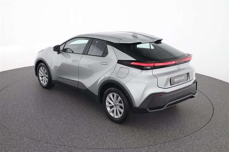 Gebraucht Toyota C-HR Active 98 PS (72 kW) 2025 Shimmering silver  silber SUV