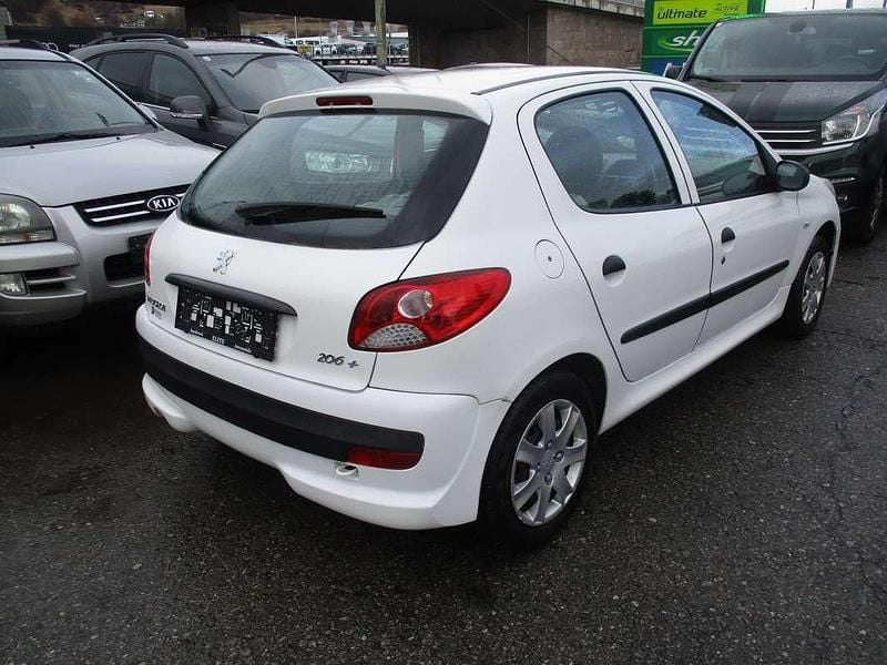 Gebraucht Peugeot 206+ 60 PS (44 kW) 2010 Weiß Kleinwagen