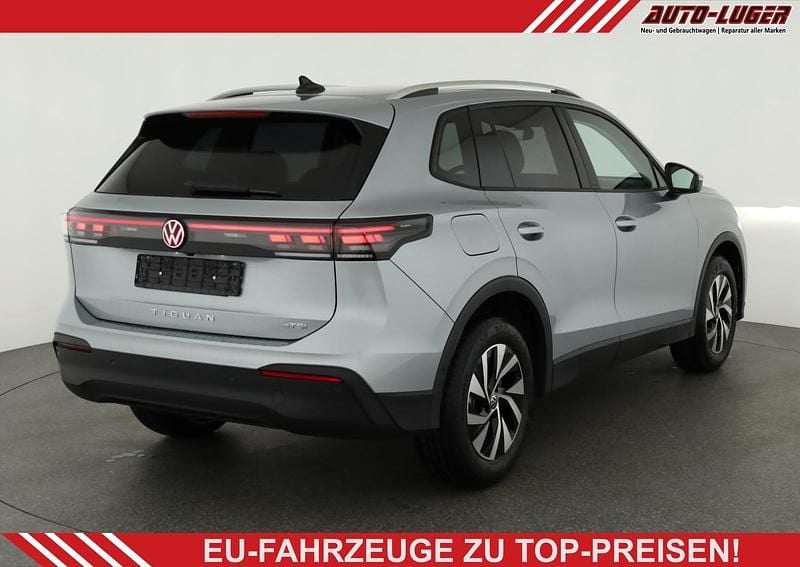 Neu VW Tiguan Life 150 PS (110 kW) 2025 Oyster silver metallic SUV
