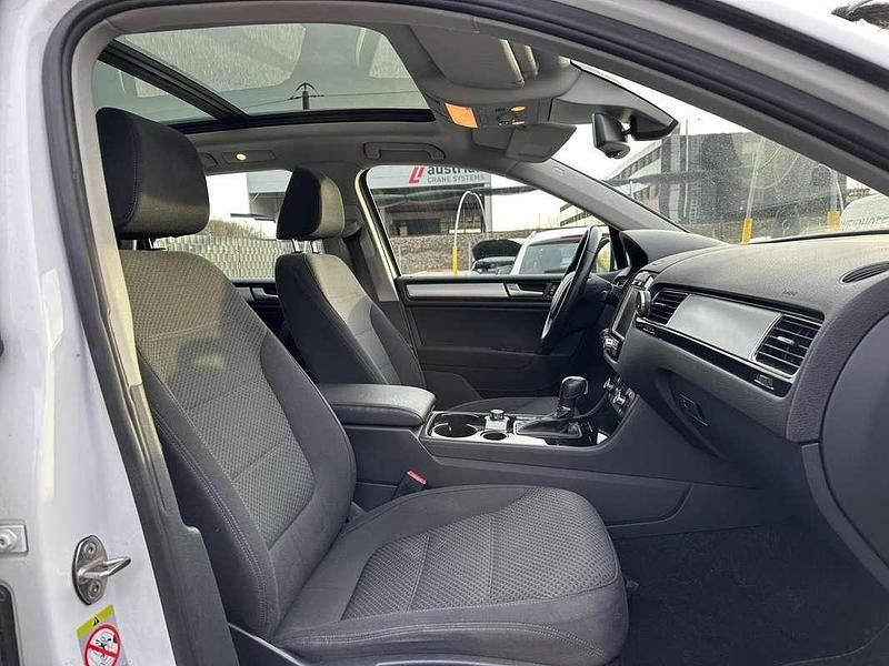 Gebraucht VW Touareg 204 PS (150 kW) 2012 Weiß SUV