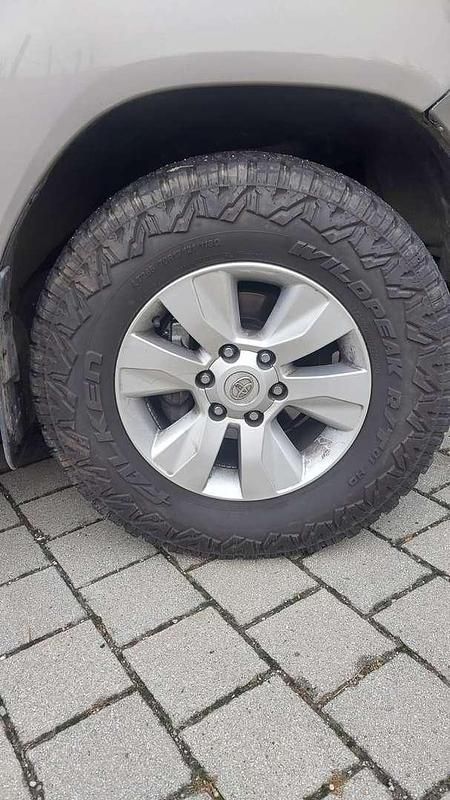 Gebraucht Toyota HiLux 150 PS (110 kW) 2017 Silber Abholung