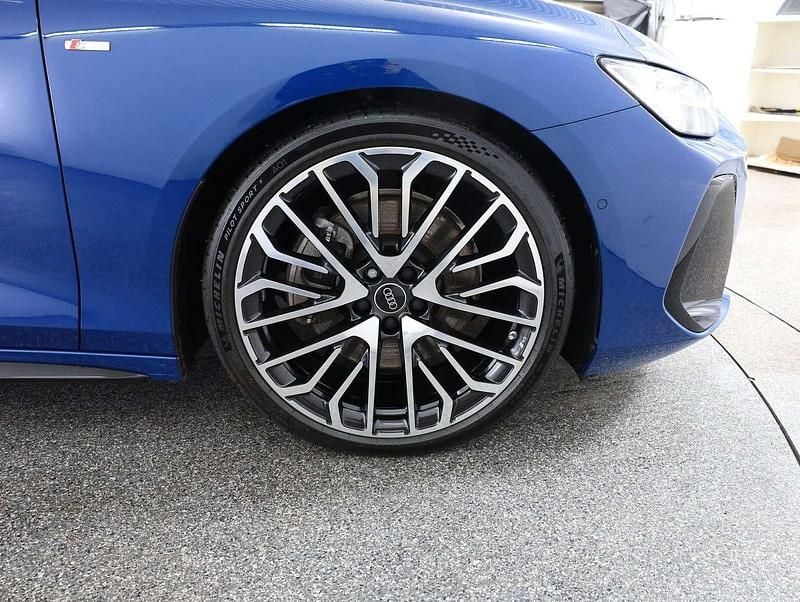 Gebraucht Audi A6 367 PS (269 kW) 2025 Blau Kombi