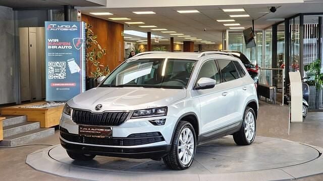 Grau Gebraucht 2020 Skoda Karoq Style SUV | € 27.940 (Fairer Preis) - Bild 1/4