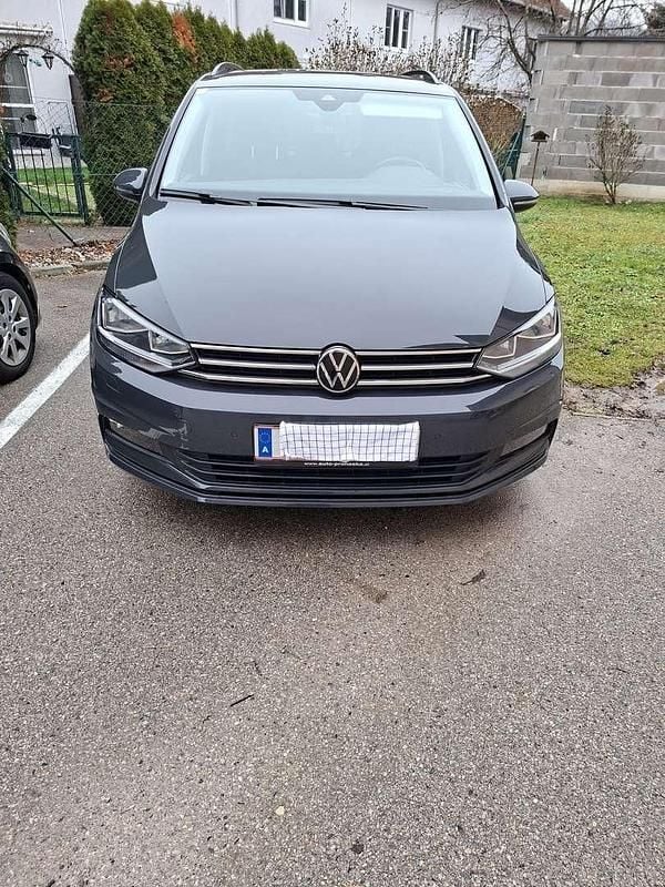 Gebraucht VW Touran Comfortline 150 PS (110 kW) 2023 Van / Kleinbus