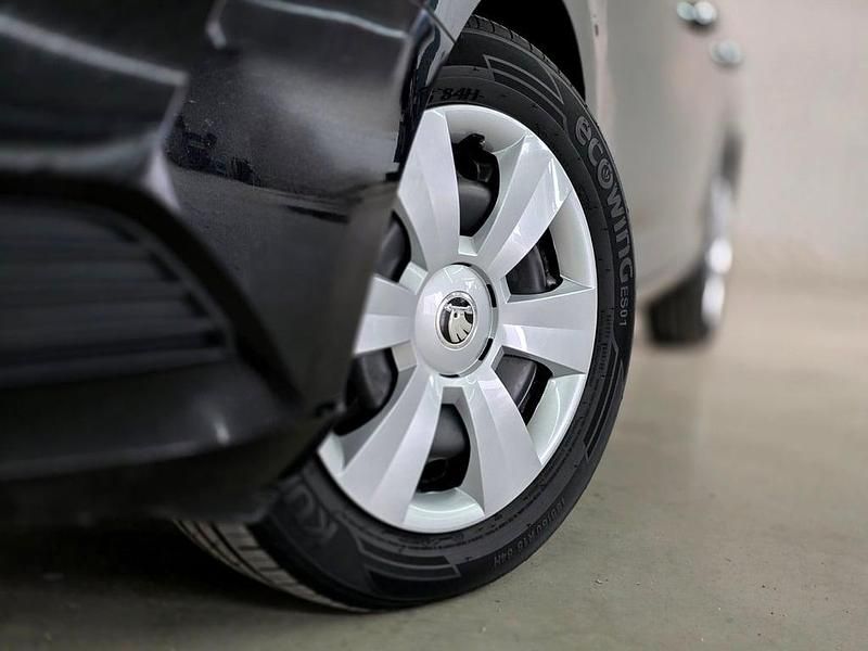 Gebraucht Skoda Fabia Ambition 95 PS (69 kW) 2022 Schwarz  metallicperleffektno Kombi