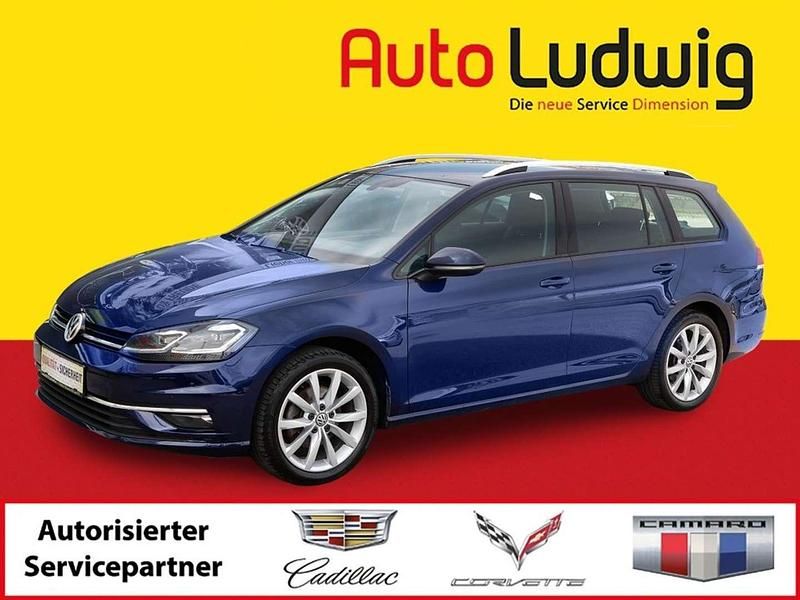 Blau Gebraucht 2018 VW Golf VII Comfortline Kombi | € 12.740 (Etwas zu teuer) - Bild 1/4