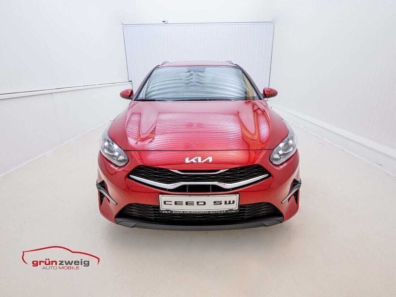 Gebraucht Kia Ceed Sportswagon Silver 100 PS (73 kW) 2025 Rot Kombi