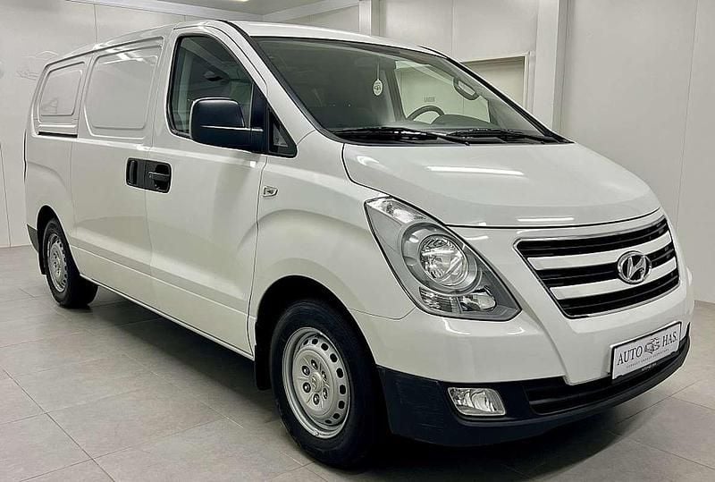 Gebraucht Hyundai H-1 116 PS (85 kW) 2017 Weiß Van / Kleinbus