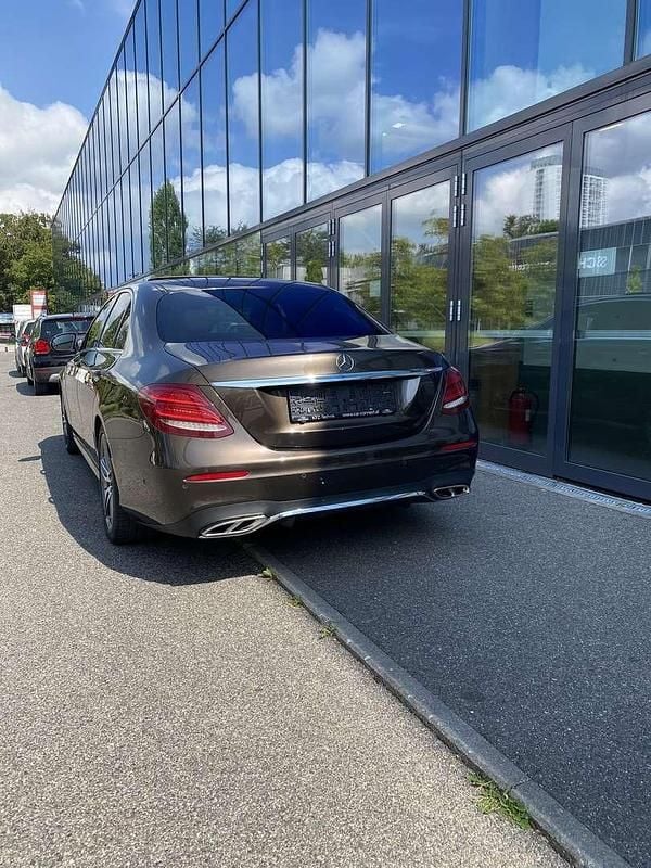 Gebraucht Mercedes E220 AMG 194 PS (142 kW) 2016 Limousine