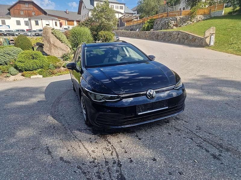Gebraucht VW Golf VIII Life 150 PS (110 kW) 2021 Schwarz Kombi
