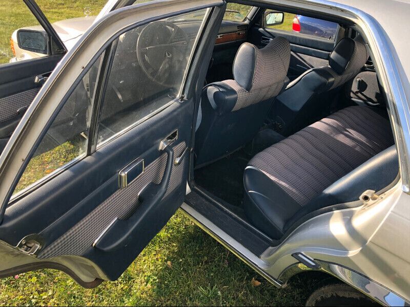 Gebraucht Mercedes 280 SE 177 PS (130 kW) 1978 Silber Limousine