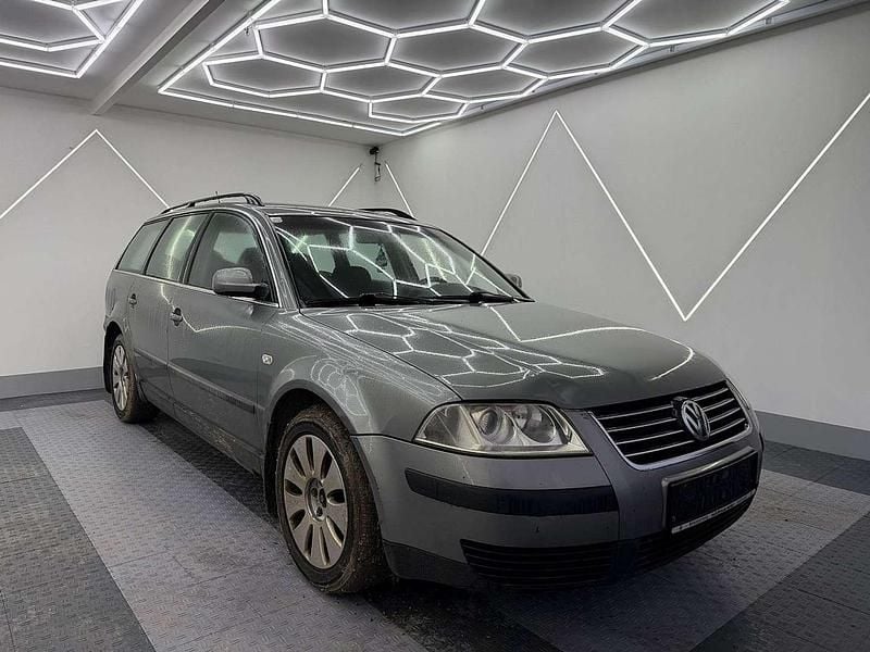 Gebraucht VW Passat Comfortline 101 PS (74 kW) 2001 Grau Kombi
