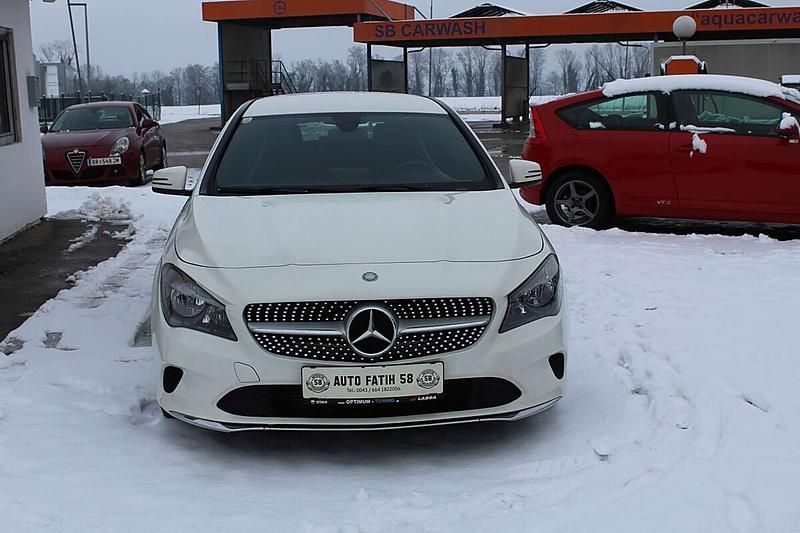 Gebraucht Mercedes CLA200 Shooting Brake 136 PS (100 kW) 2017 Weiß Kombi