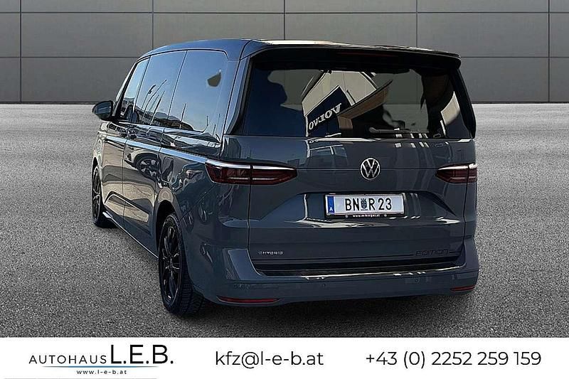 Gebraucht VW Multivan Edition 150 PS (110 kW) 2023 Grau Van