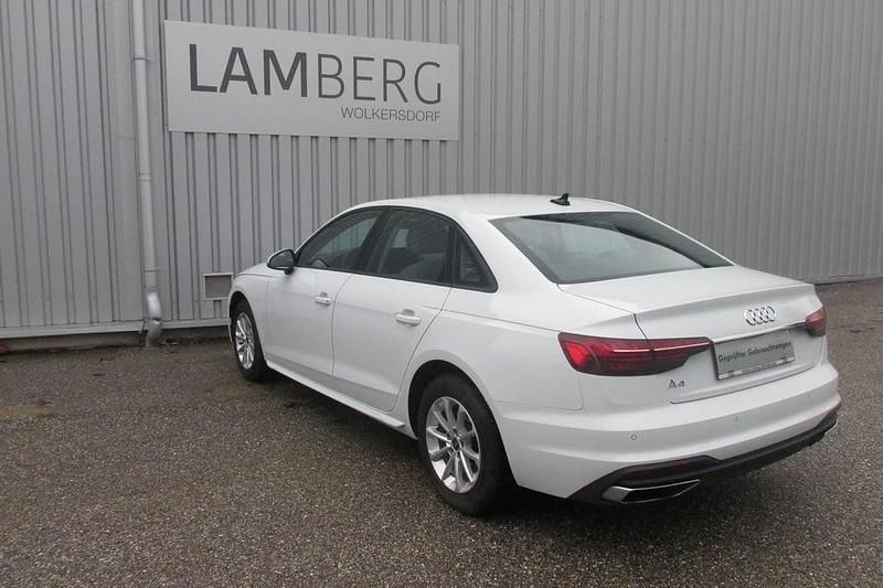 Gebraucht Audi A4 136 PS (100 kW) 2022 Weiss  metallic Limousine