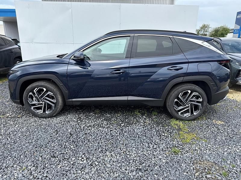 Neu Hyundai Tucson 159 PS (116 kW) 2025 Rot SUV