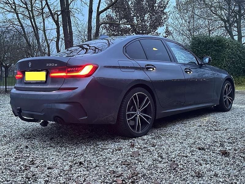 Gebraucht BMW 330e M Sport 184 PS (135 kW) 2021 Grau Limousine