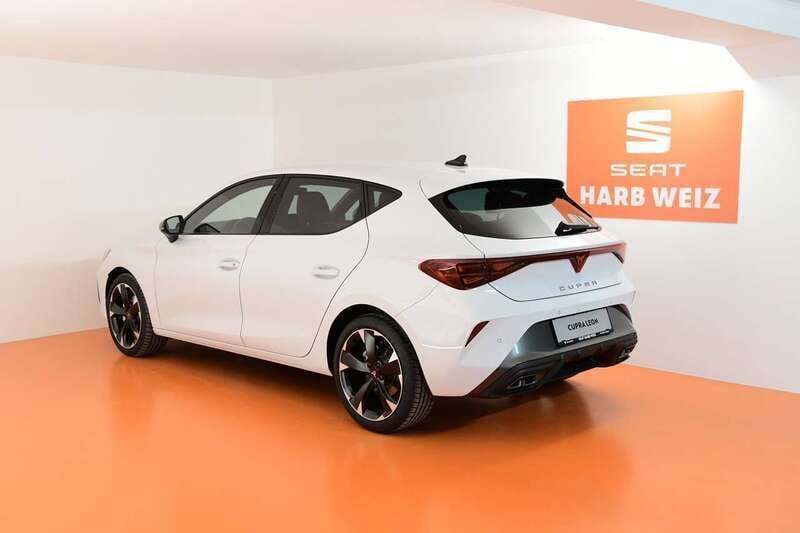 Neu Cupra Leon 150 PS (110 kW) 2025 Weiss  metallic Limousine