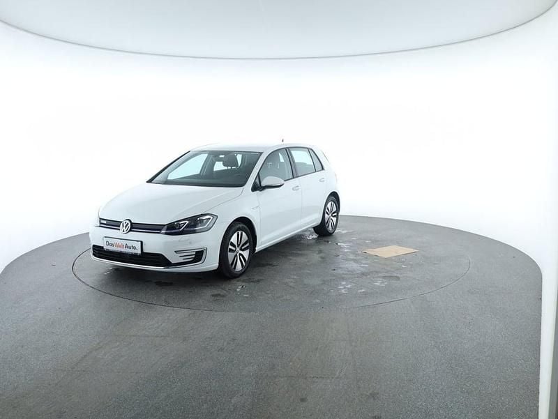 Weiss normal Gebraucht 2020 VW e-Golf Kleinwagen | € 15.950 (Fairer Preis) - Bild 1/4